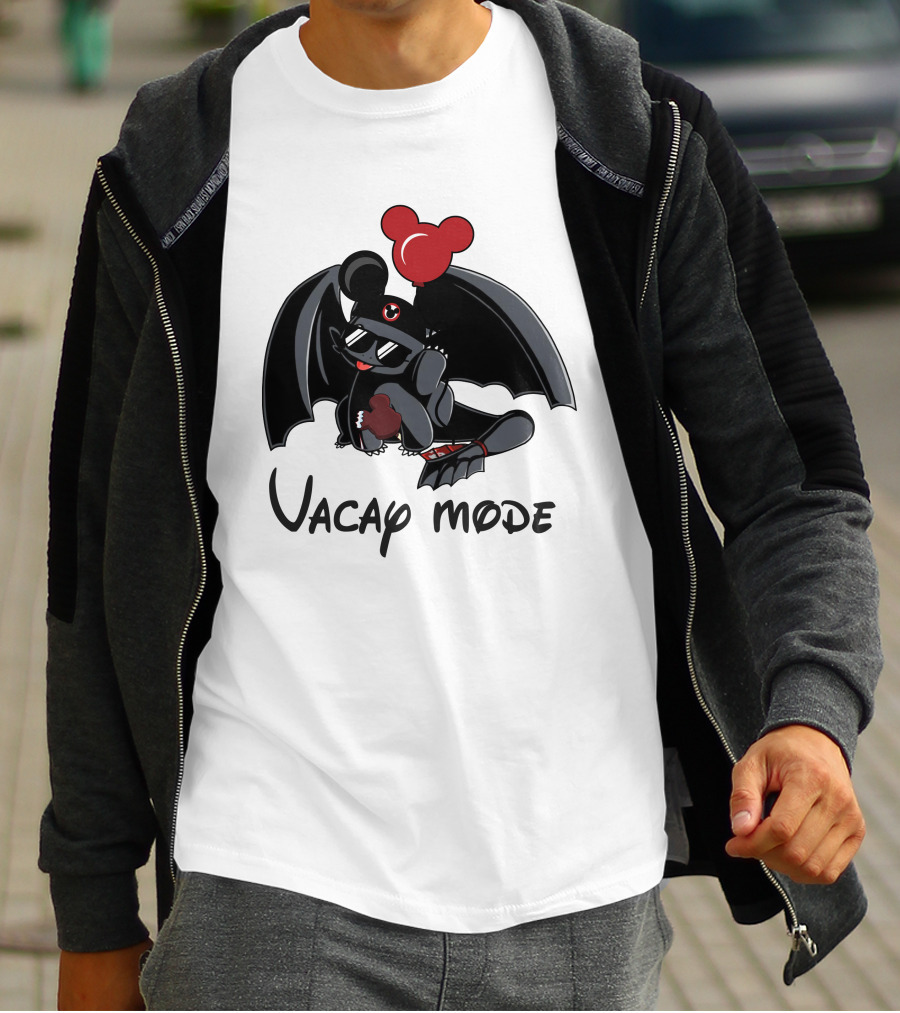 Toothless Vacay Mode T-Shirt