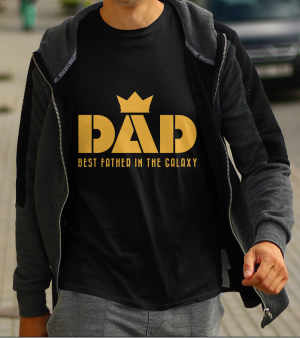Best Father In The Galaxy Dad Gold Crownƙ T-Shirt