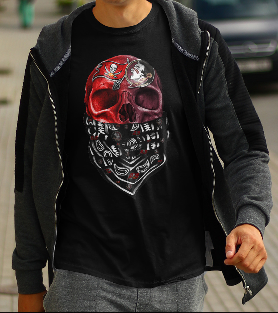 Tampa Bay Buccaneers Skull Bandana Art T-Shirt