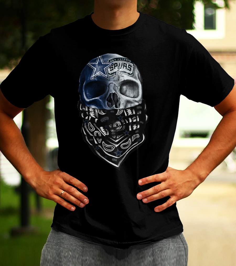 San Antonio Spurs Skull With Paisley Bandana T-Shirt