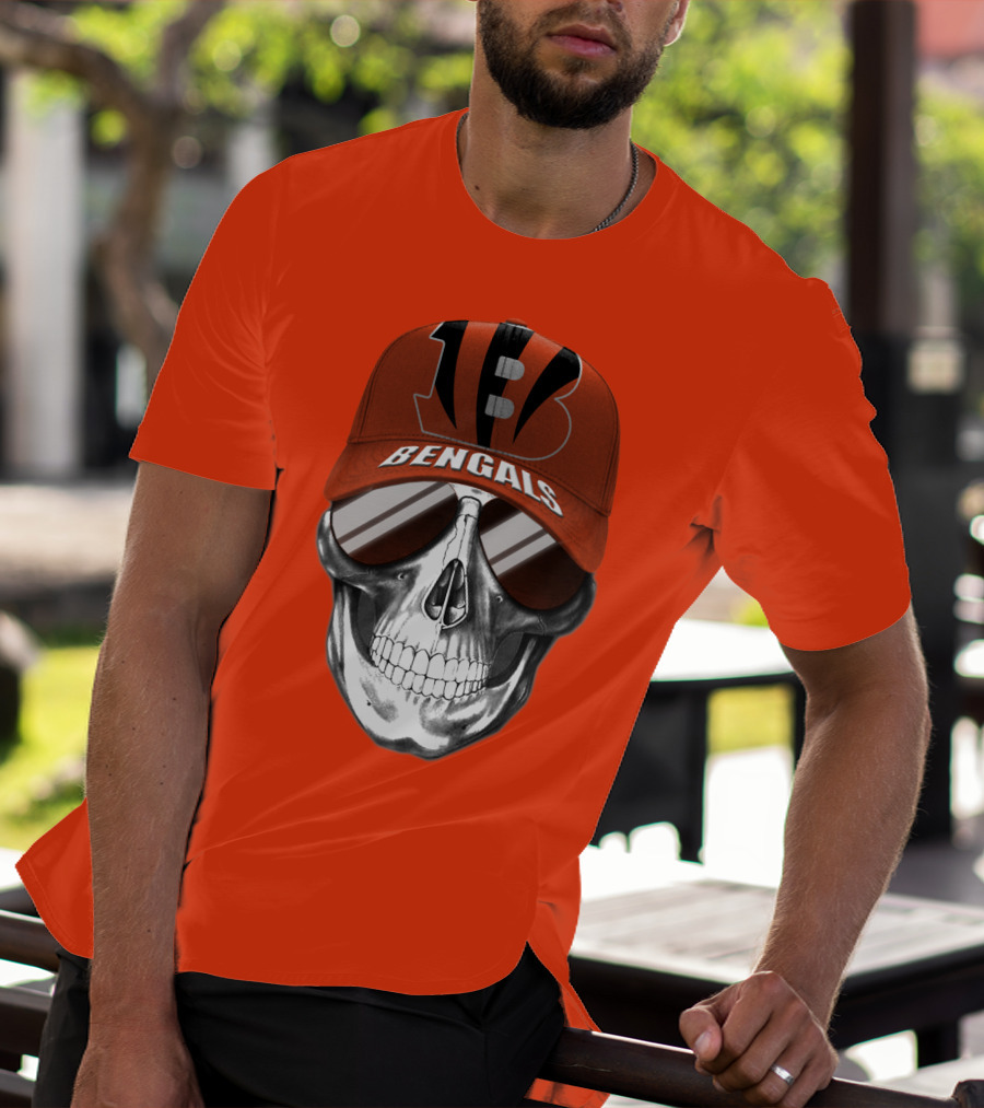 Cincinnati Bengals Skull With Cap And Mirrored Sunglasses T-Shirt