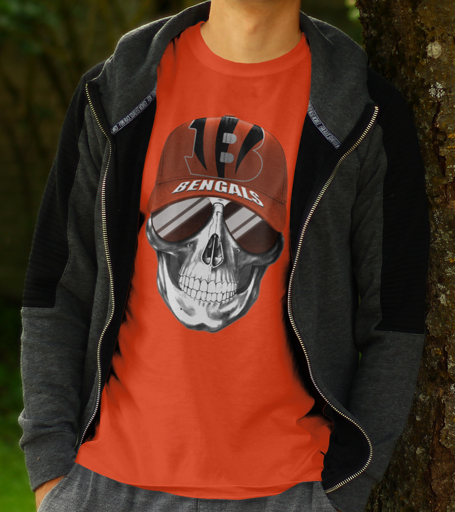 Cincinnati Bengals Skull With Cap And Mirrored Sunglasses T-Shirt