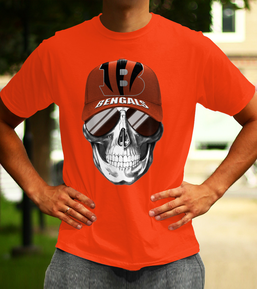 Cincinnati Bengals Skull With Cap And Mirrored Sunglasses T-Shirt