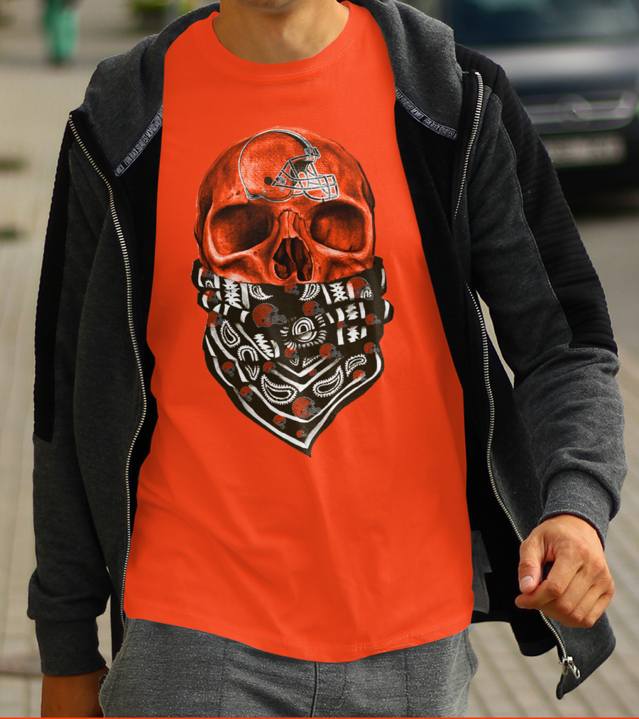Cleveland Browns Skull With Helmet And Bandana T-Shirt