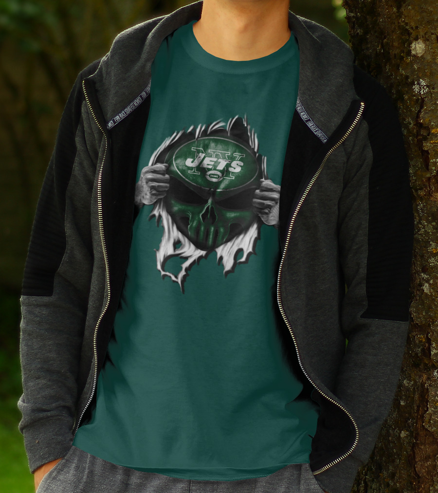 New York Jets Skull Ripping Football Helmet T-Shirt