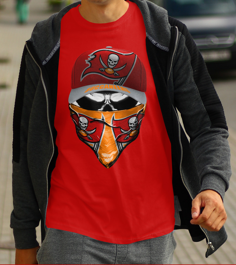 Buccaneers Skull Logo Hat And Bandana Red T-Shirt