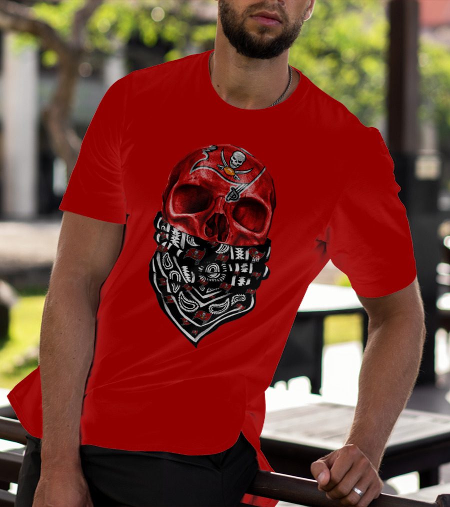 Tampa Bay Buccaneers Skull Bandana T-Shirt