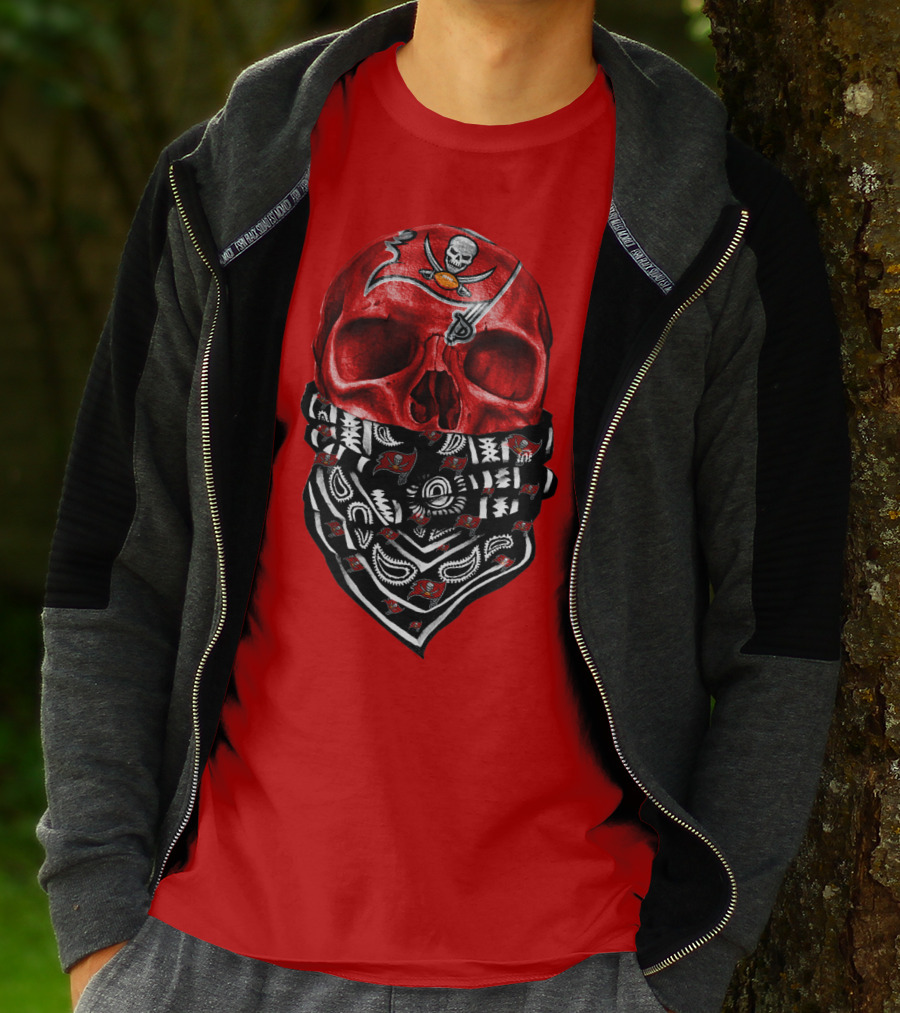 Tampa Bay Buccaneers Skull Bandana T-Shirt