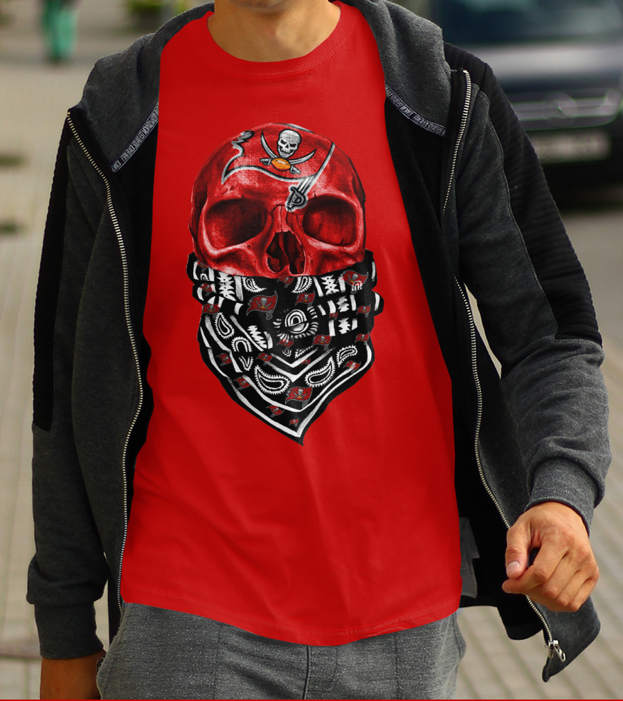 Tampa Bay Buccaneers Skull Bandana T-Shirt