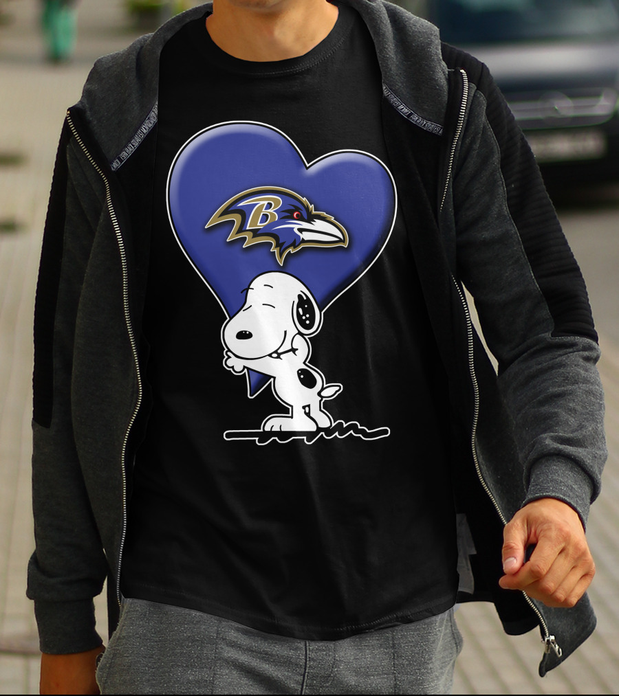 Snoopy Hugging Baltimore Ravens Heart T-Shirt