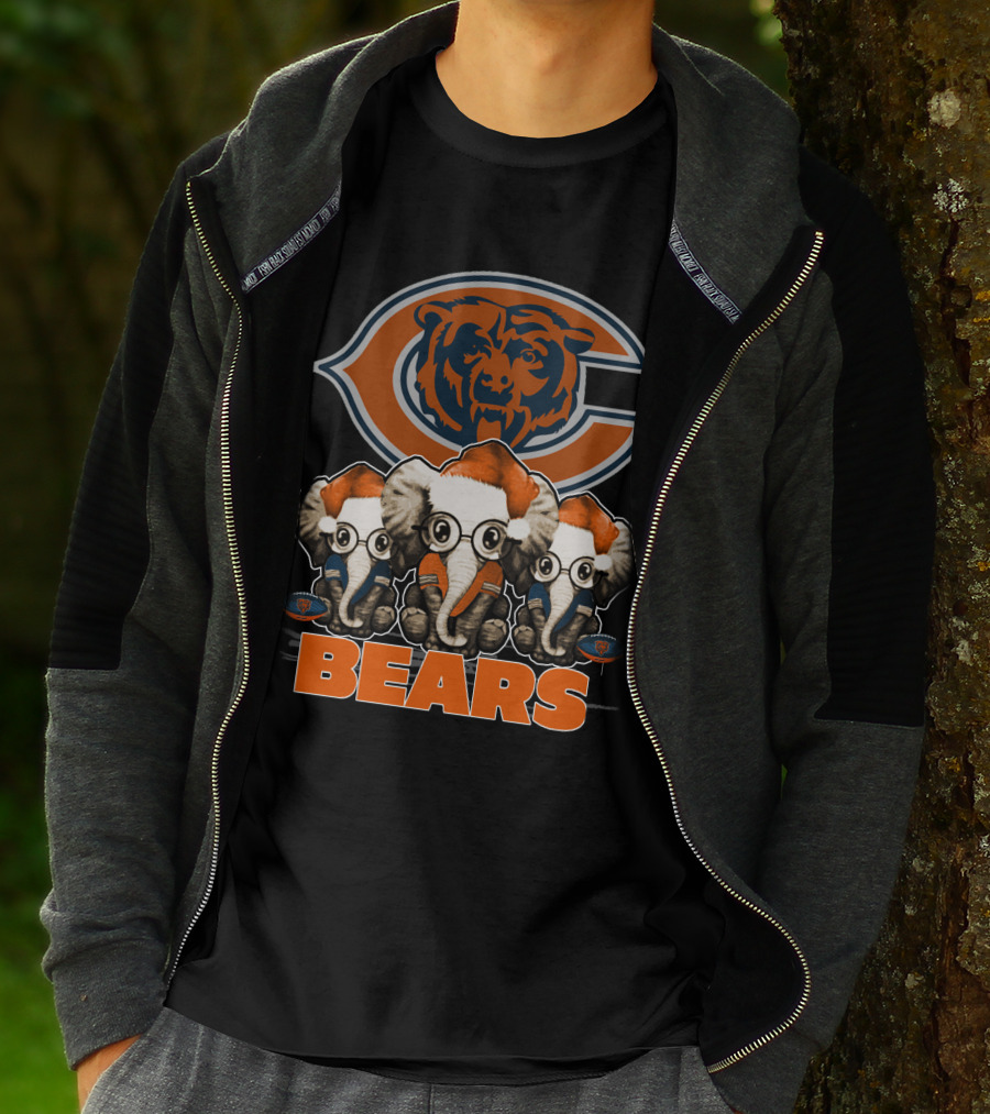 CHICAGO BEARS Christmas Elephants With Santa Hats T-Shirt