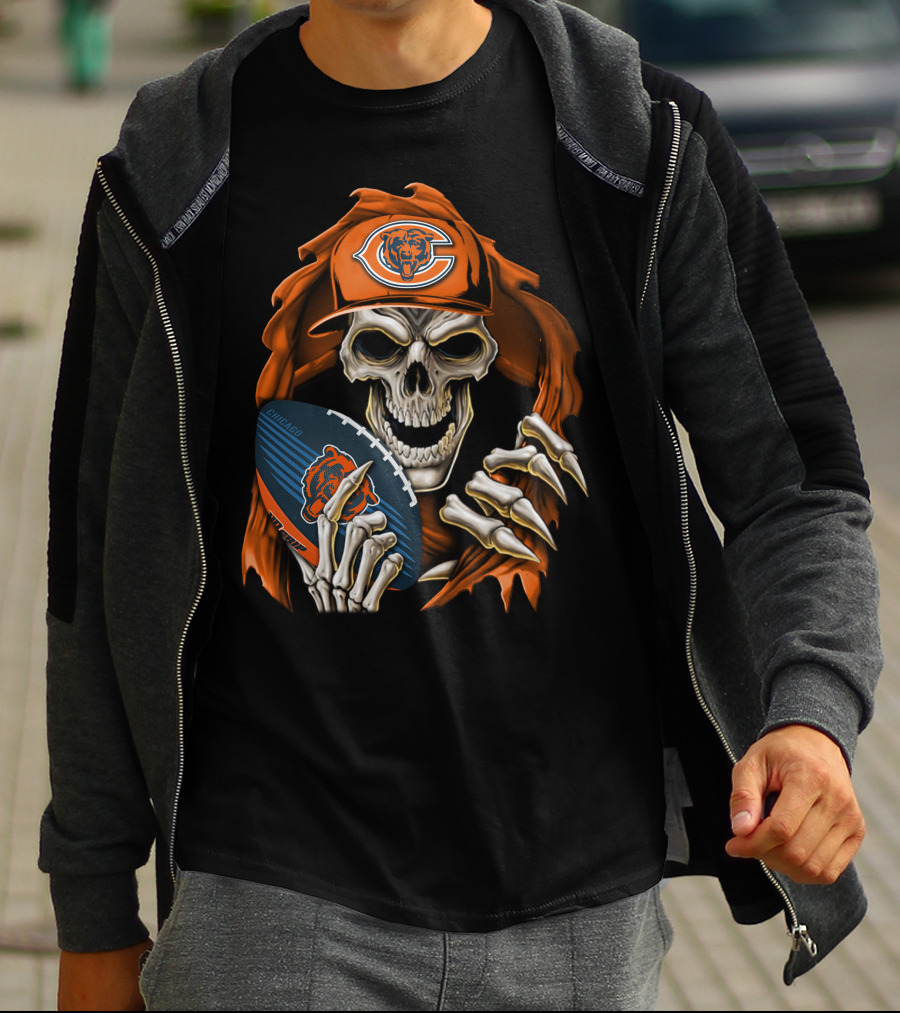 Skullbong CHICAGO BEARS Skeleton Holding Football T-Shirt