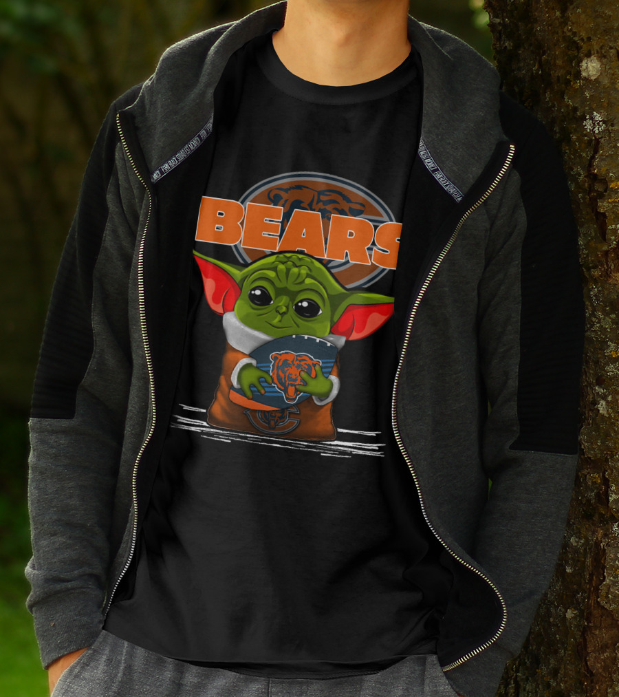 BEARS Yoda Holding Football Chicago T-Shirt