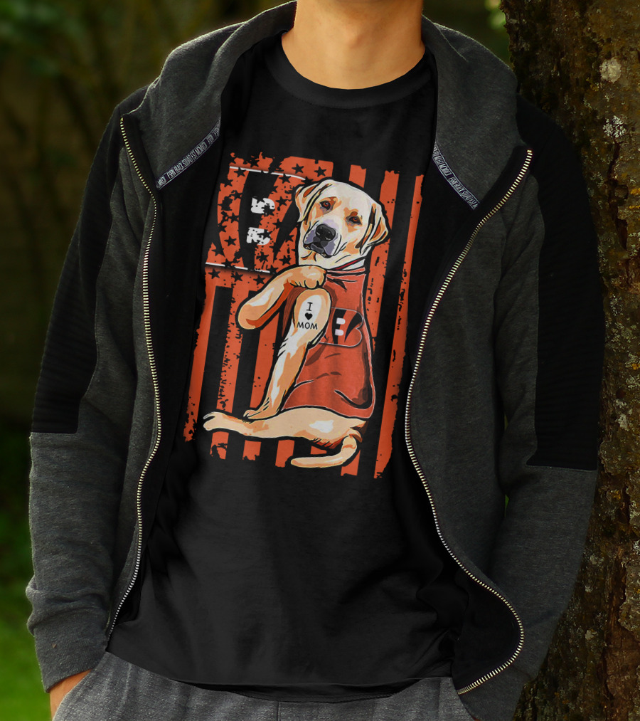 Labrador Retriever CINCINNATI BENGALS I Love Mom T-Shirt