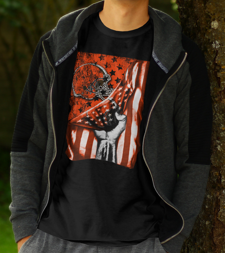 Cleveland Browns Helmet American Flag Stars Fist T-Shirt