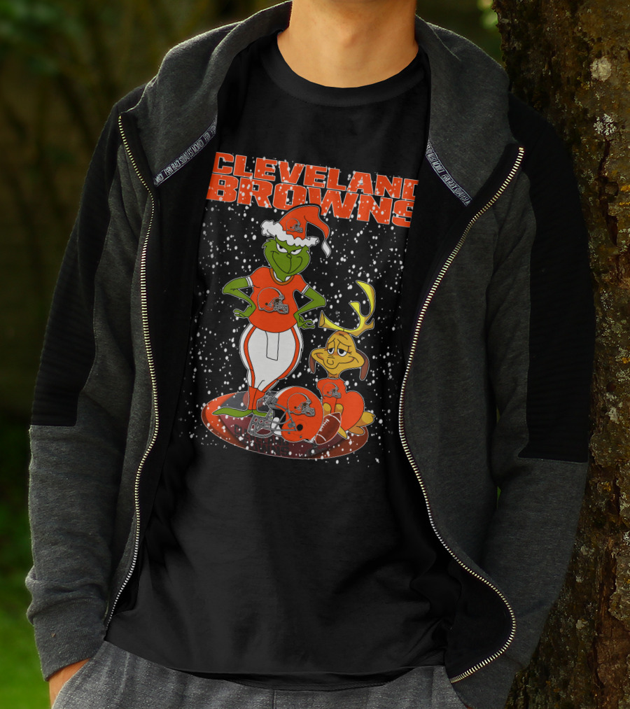 CLEVELAND BROWNS Grinchxmas Snow Football T-Shirt