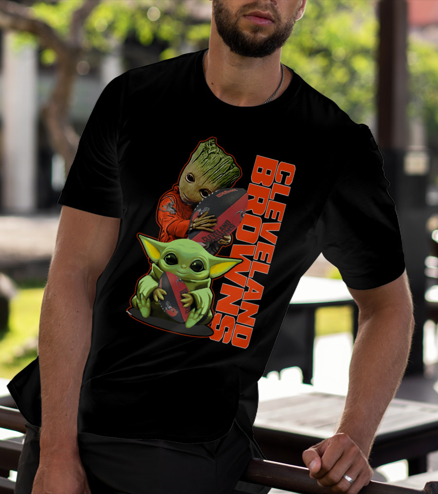 CLEVELAND BROWNS Groot And Baby Yoda Holding Football T-Shirt