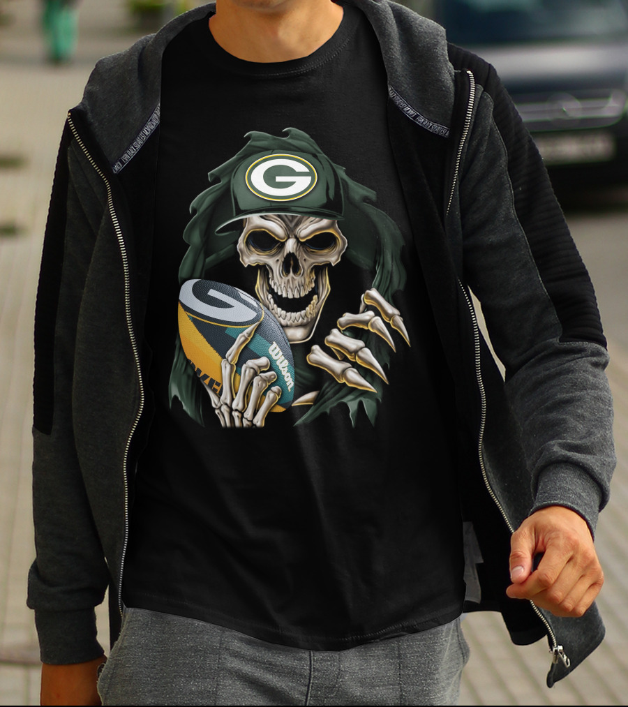 Skull Holding Wilson Football Green Bay Packers T-Shirt