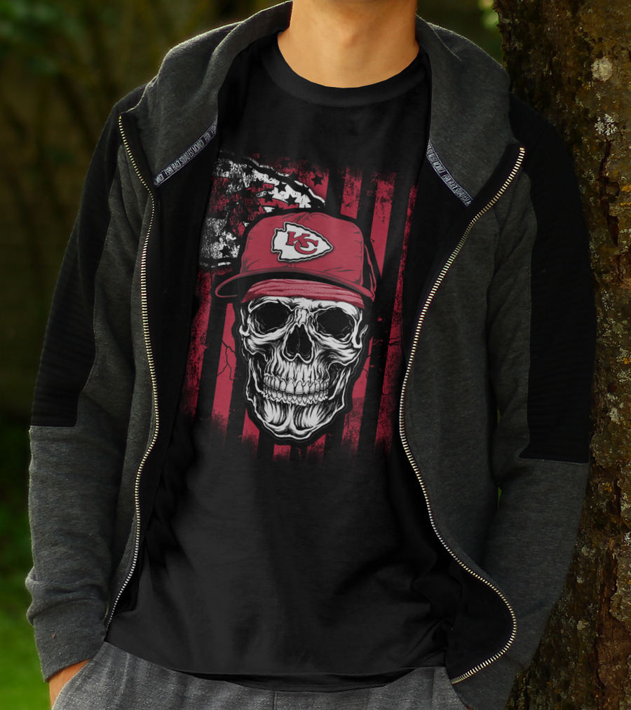 Kansas City Chiefs Skull With Red Hat And Flag Background T-Shirt