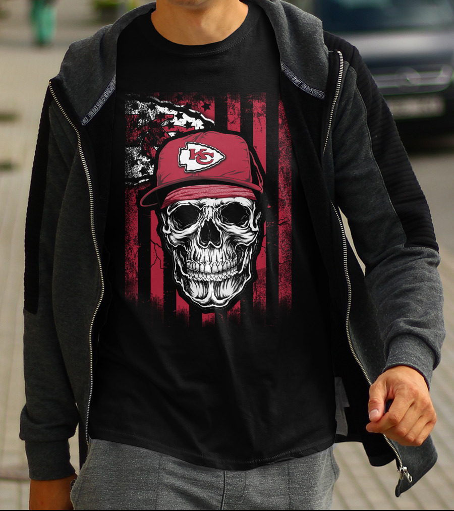 Kansas City Chiefs Skull With Red Hat And Flag Background T-Shirt