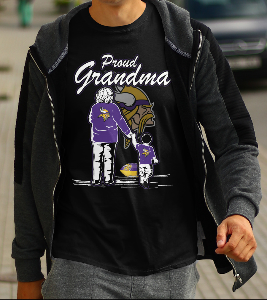 Proud Grandma Minnesota Vikings Family Football Fan T-Shirt