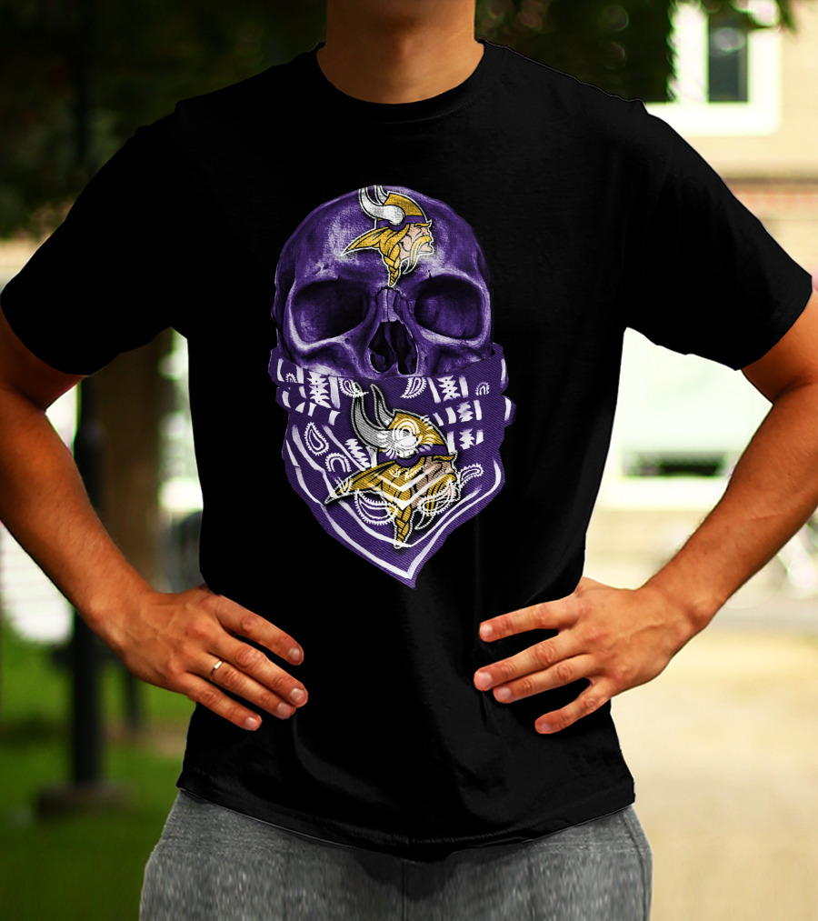 Skull Purple Bandana Minnesota Vikings NFL Football Team T-Shirt