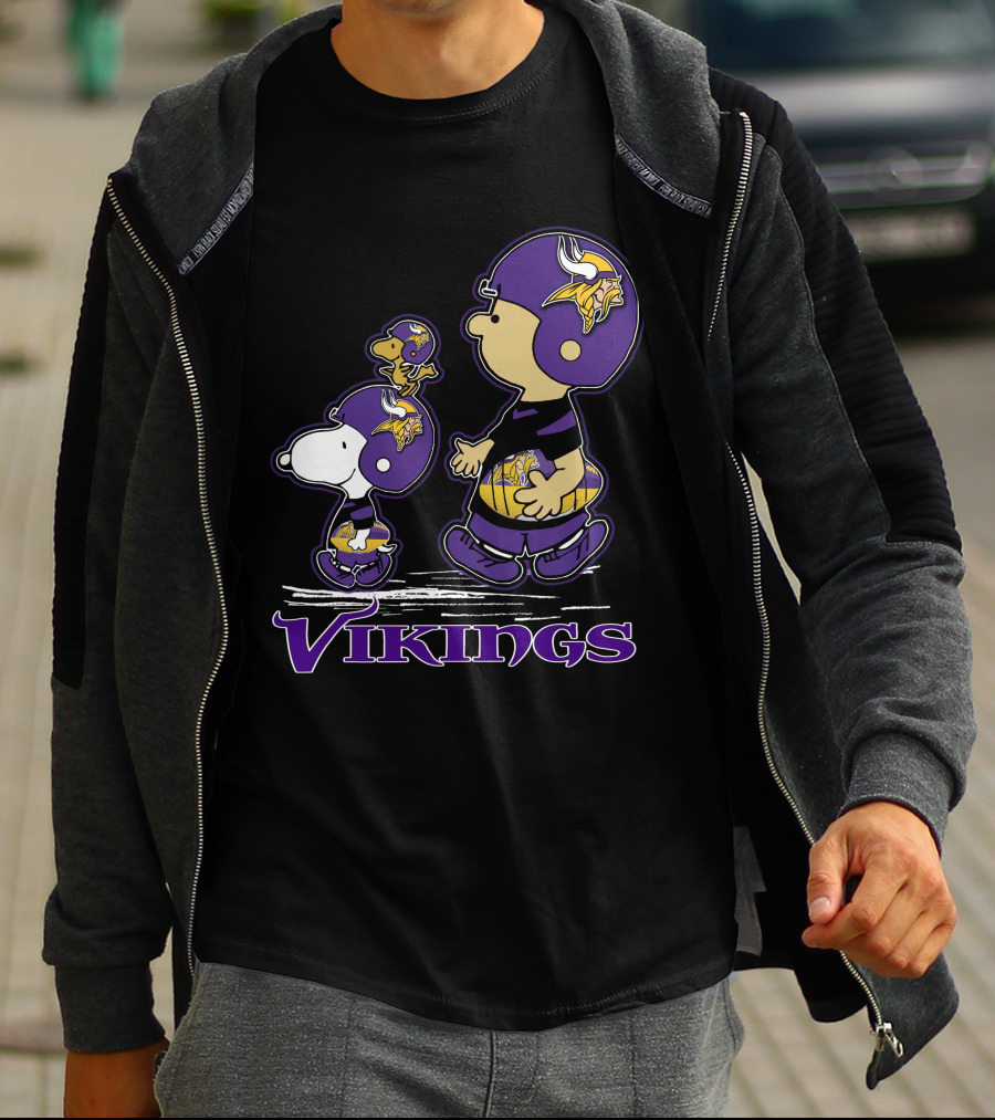 Snpfootball Minnesota Vikings Peanuts Characters Vikings Helmets T-Shirt