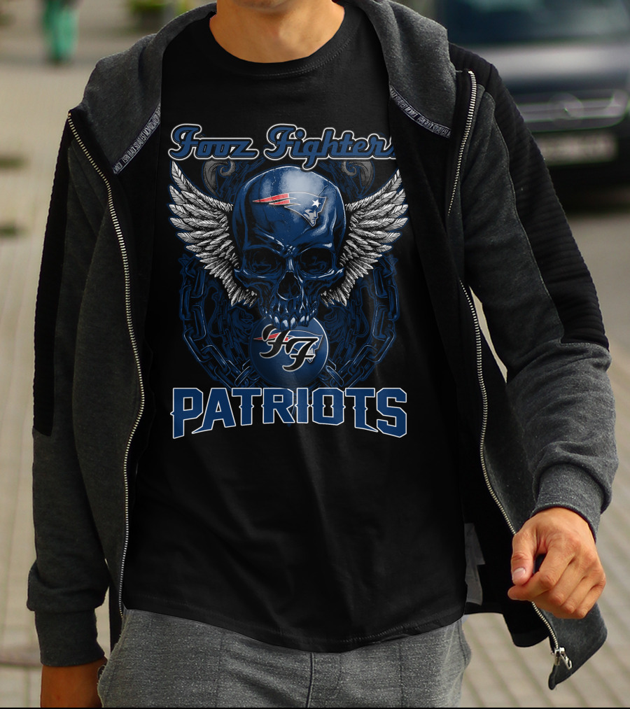 Foo Fighters Patriots Skull Wings Chain T-Shirt