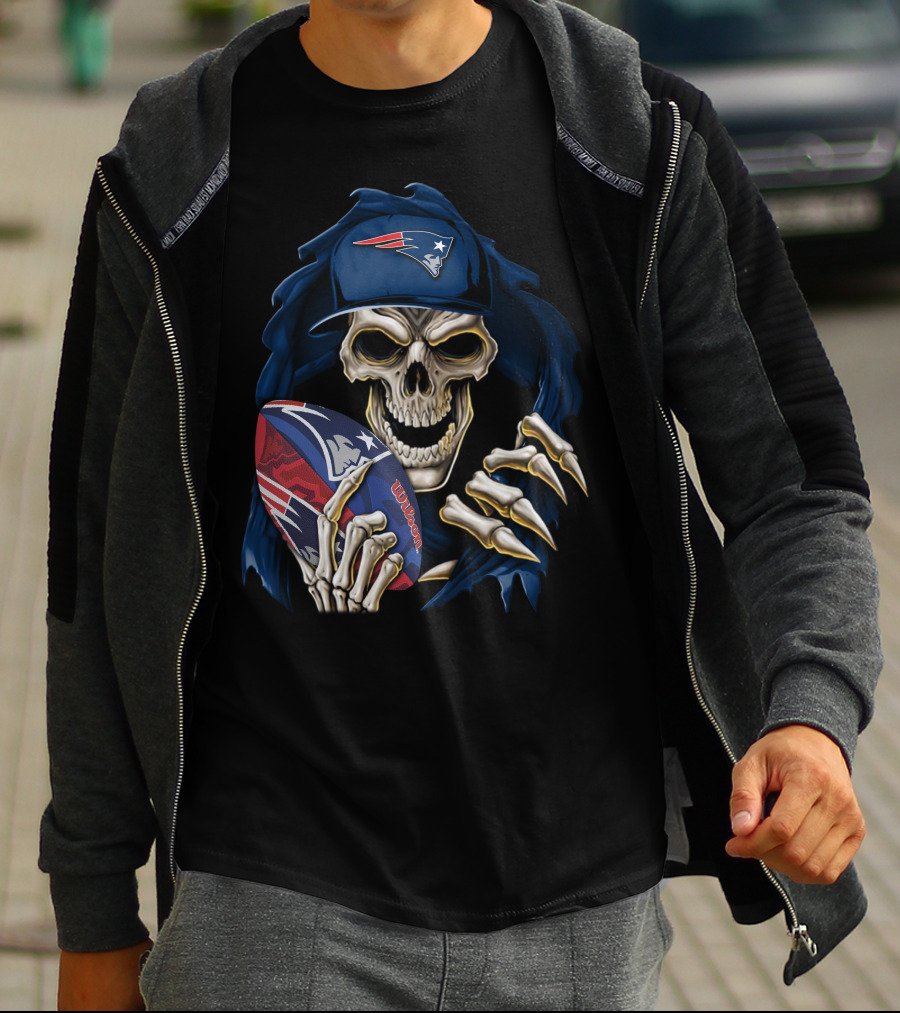 Skullbong New England Patriots Skeleton With Cap Holding Wilson Football T-Shirt