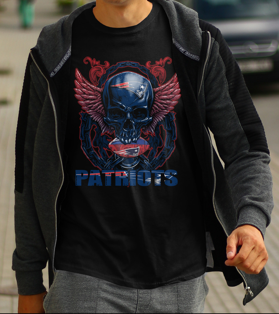 Skullfb New England Patriots Skull With Wings And Chains T-Shirt