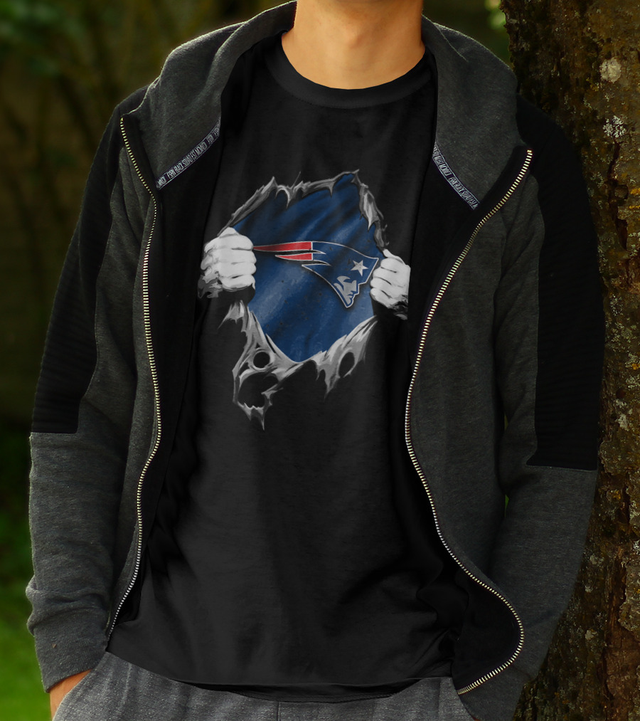 Torn New England Patriots Logo Ripped Effect T-Shirt