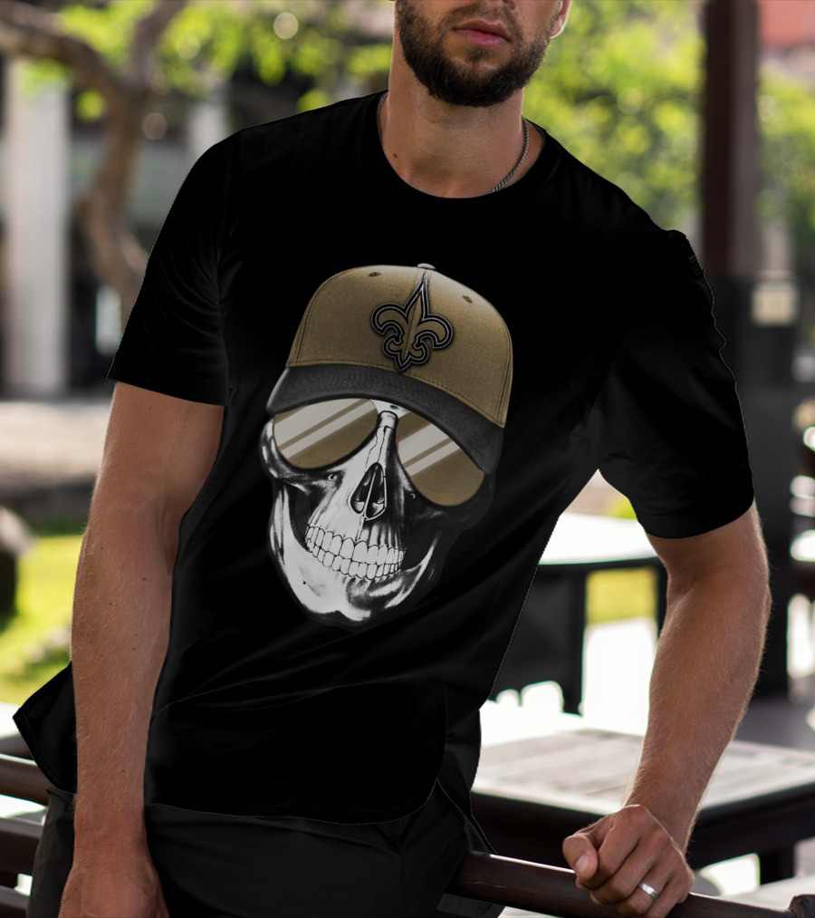 Skull V7 New Orleans Saints Fleur-de-Lis Hat And Sunglasses T-Shirt