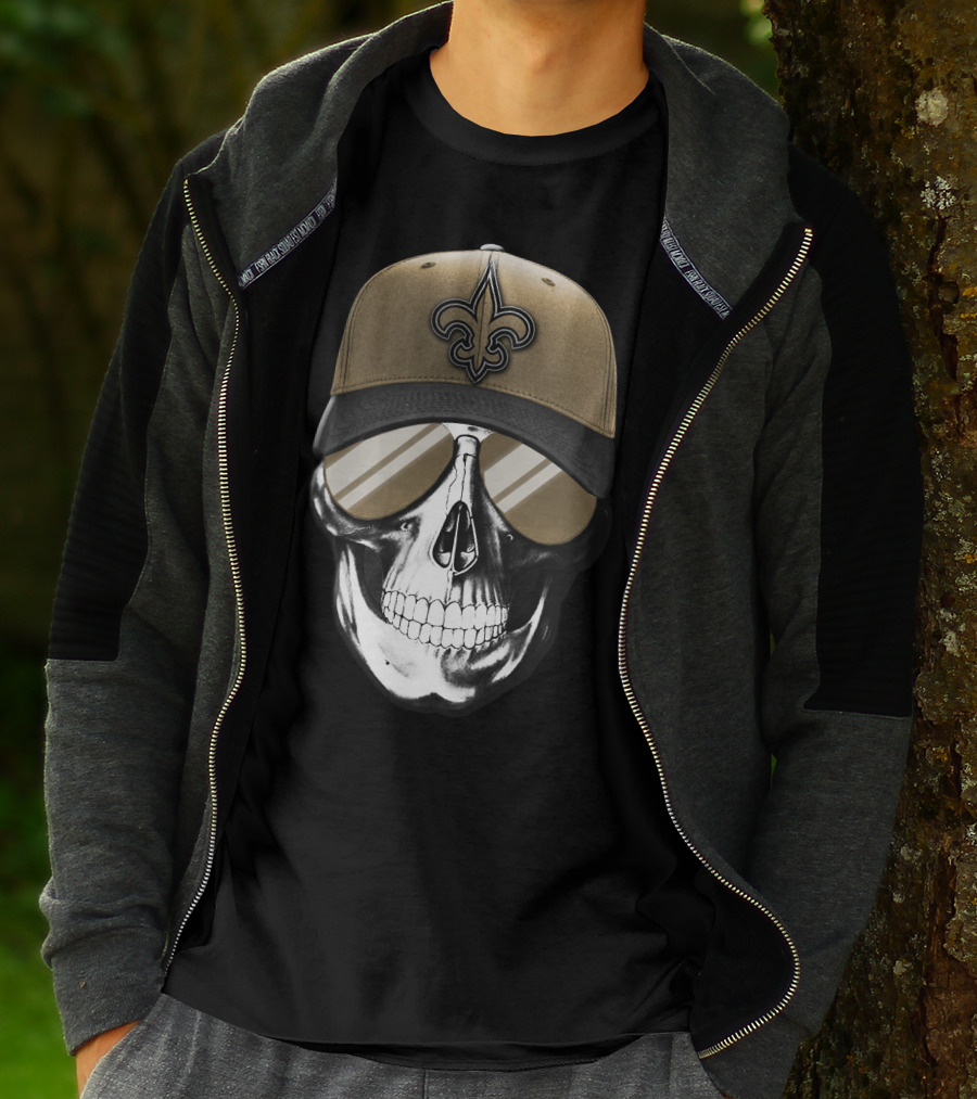 Skull V7 New Orleans Saints Fleur-de-Lis Hat And Sunglasses T-Shirt