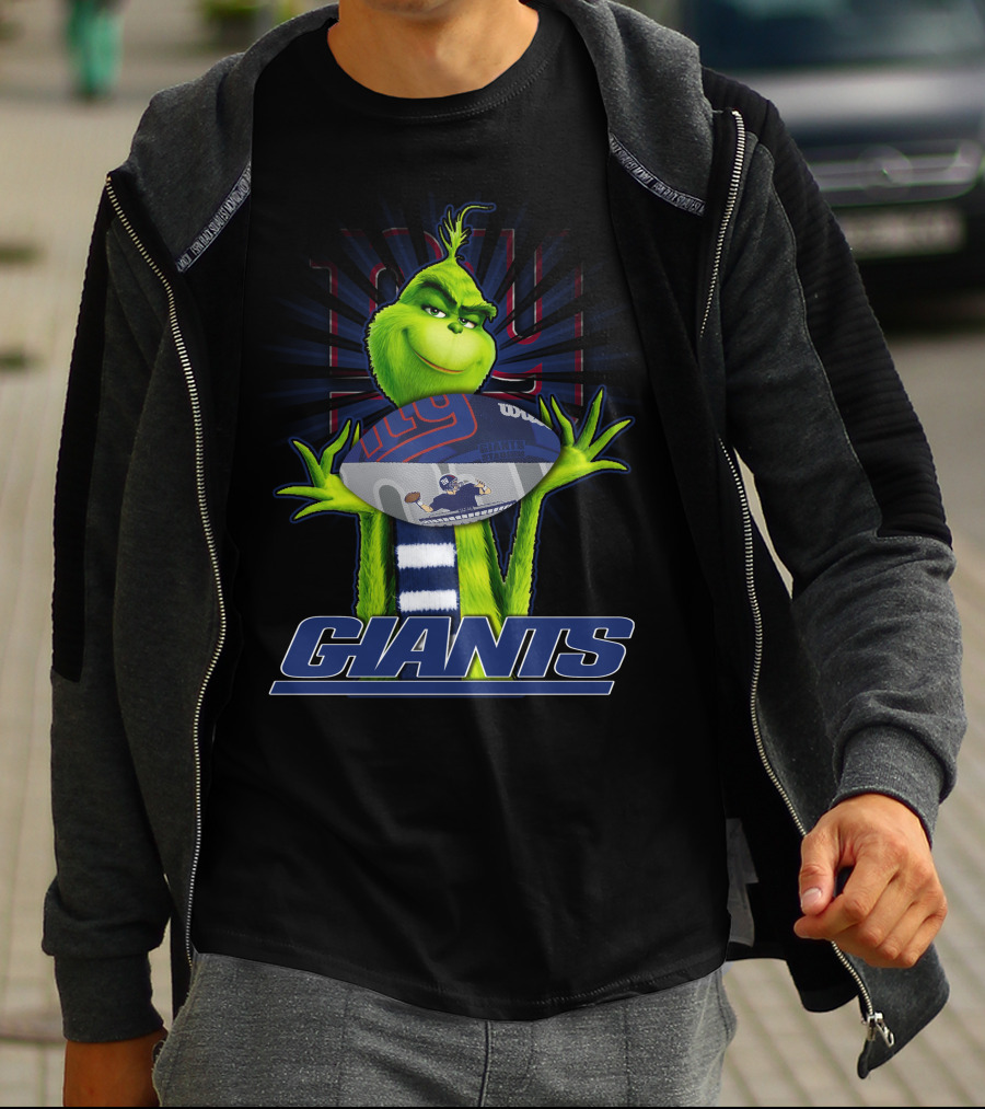 Grinch Holding New York Giants Football T-Shirt