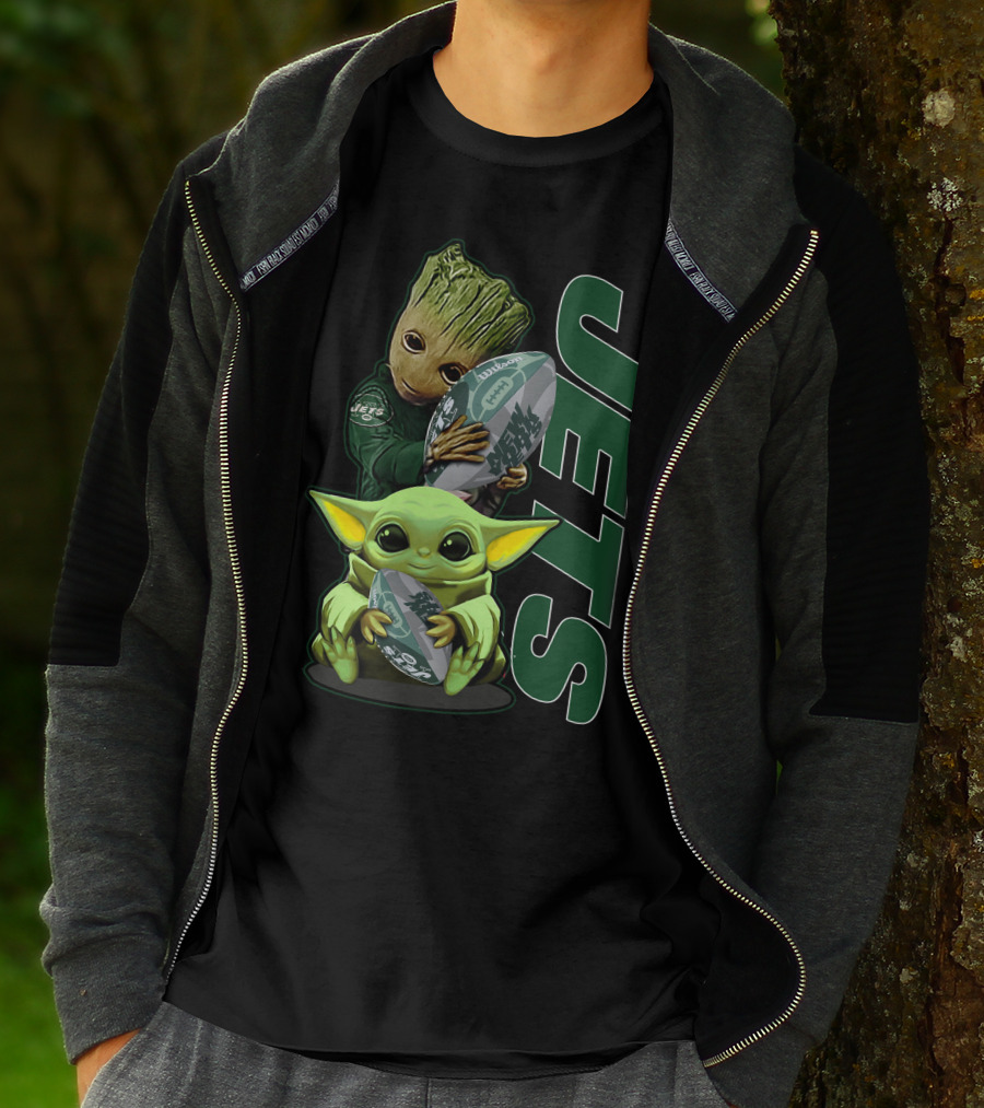 Grzd New York Jets Baby Groot And Baby Yoda With Football T-Shirt