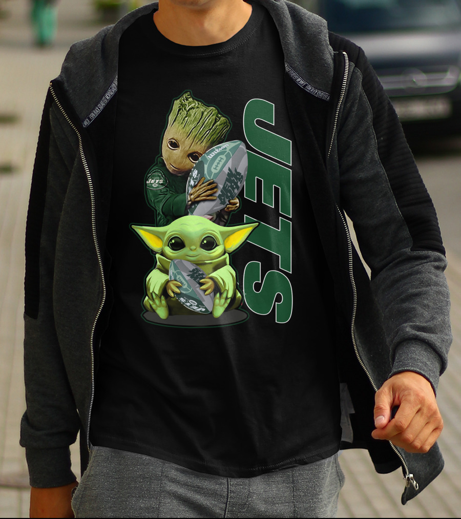 Grzd New York Jets Baby Groot And Baby Yoda With Football T-Shirt