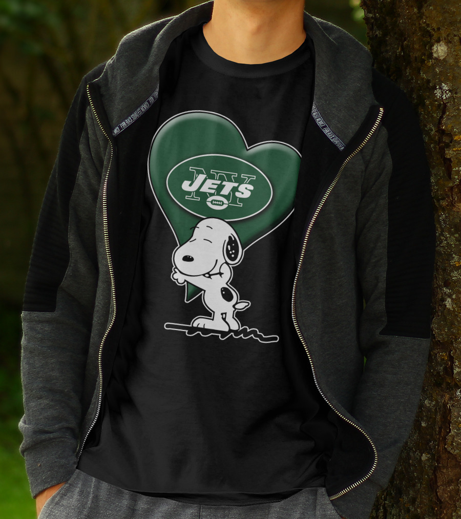 Snoopy Holding Heart Shaped New York Jets T-Shirt