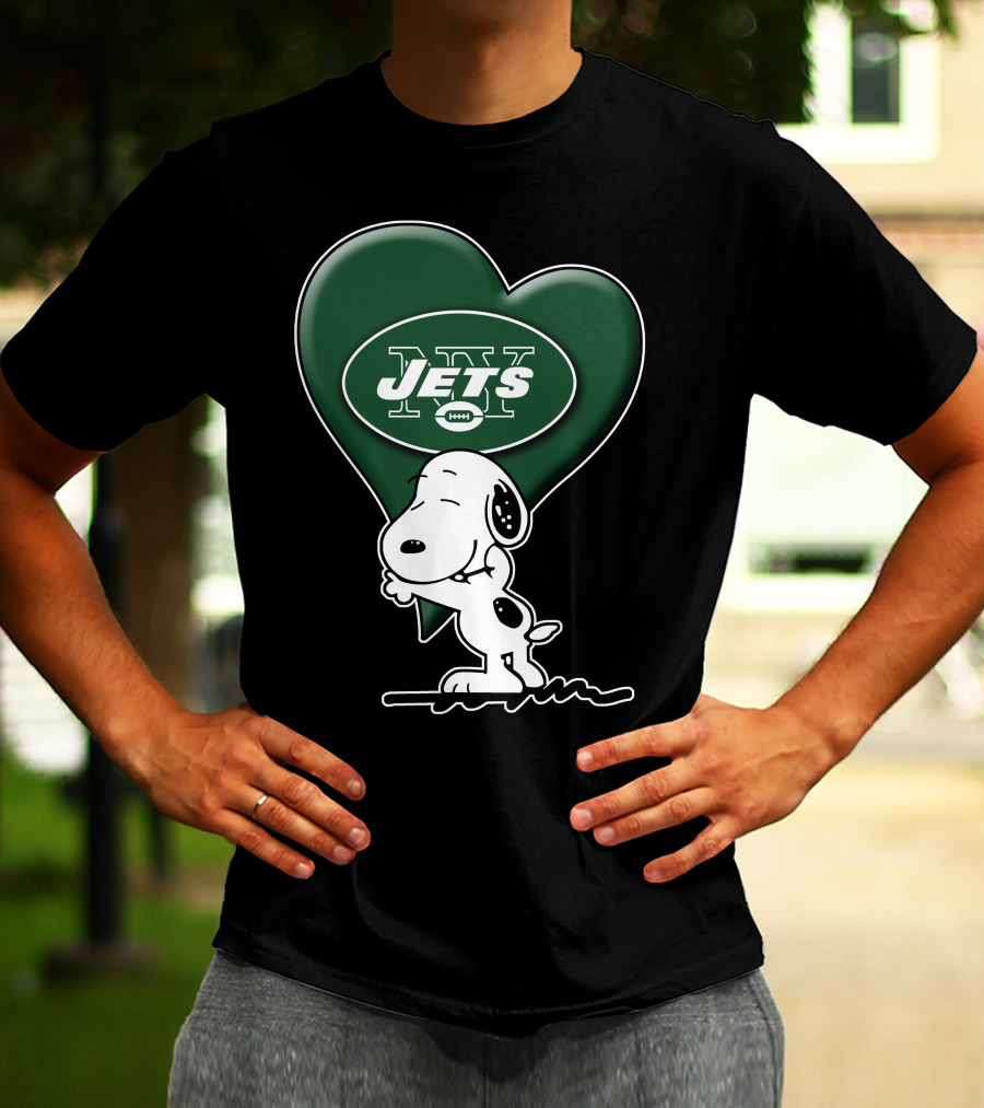 Snoopy Holding Heart Shaped New York Jets T-Shirt