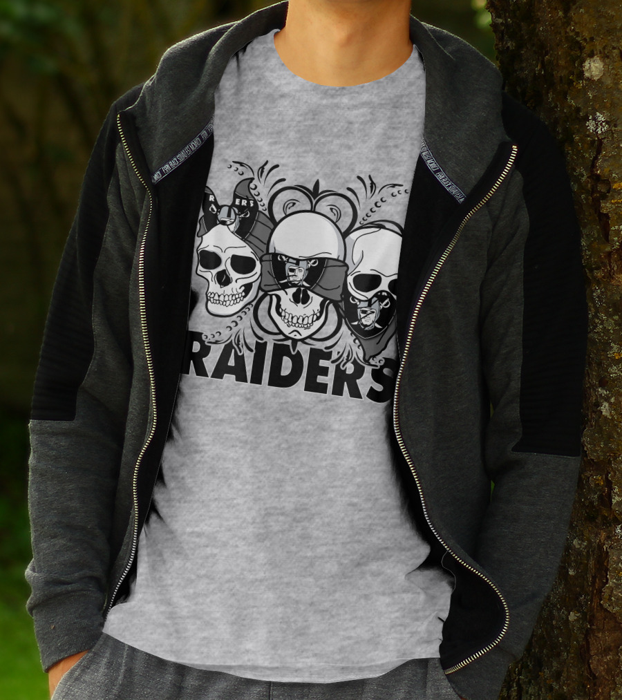 3 Skull Raiders T-Shirt