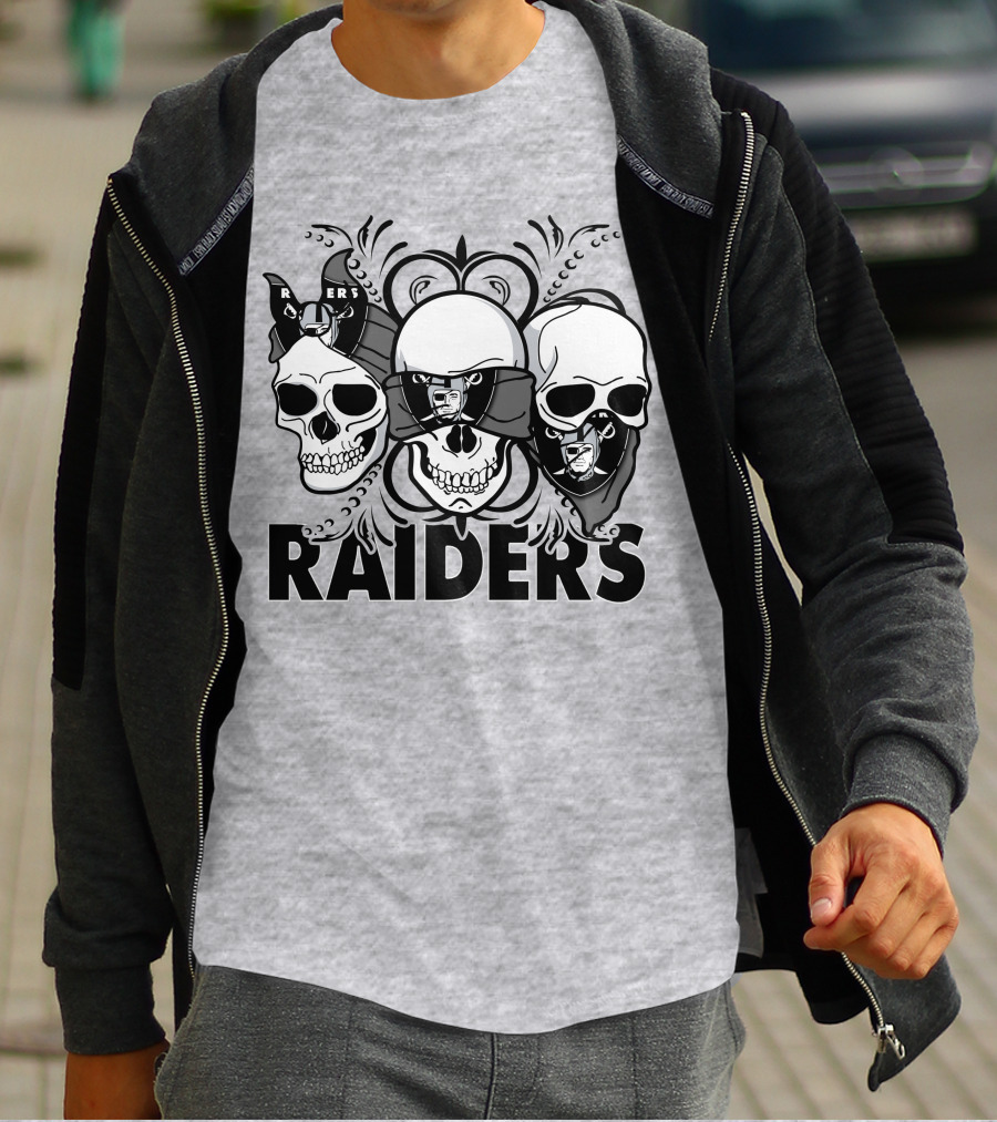 3 Skull Raiders T-Shirt