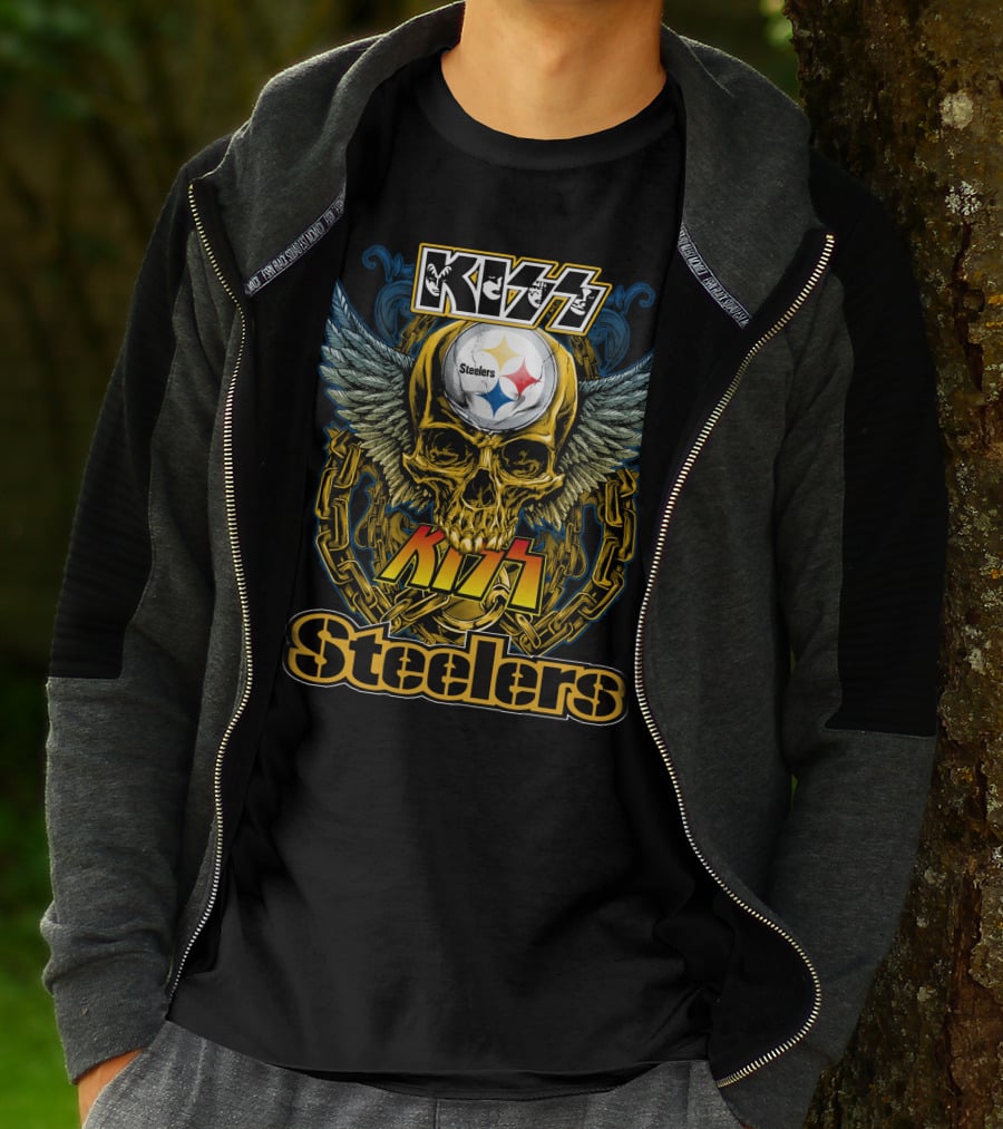 Kiss Steelers Skull Winged Helmet Chain Motif T-Shirt