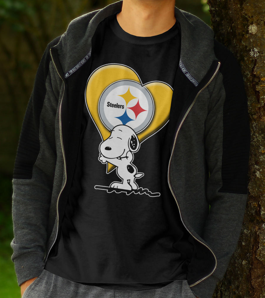 Snoopy Hugging Heart Steelers Logo Pittsburgh Steelers Fan Gear T-Shirt