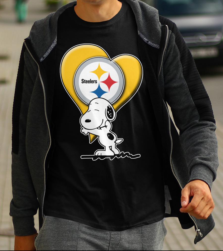 Snoopy Hugging Heart Steelers Logo Pittsburgh Steelers Fan Gear T-Shirt
