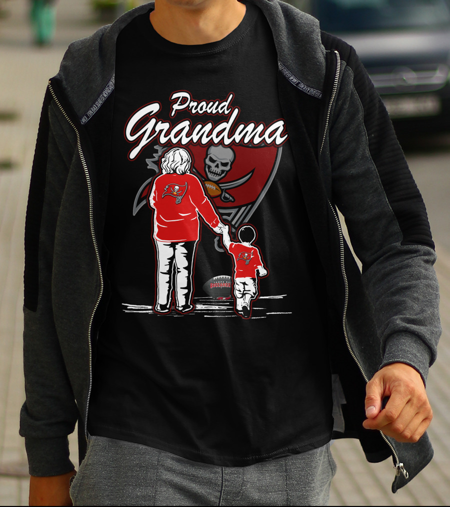 Proud Grandma Tampa Bay Buccaneers Football Family T-Shirt