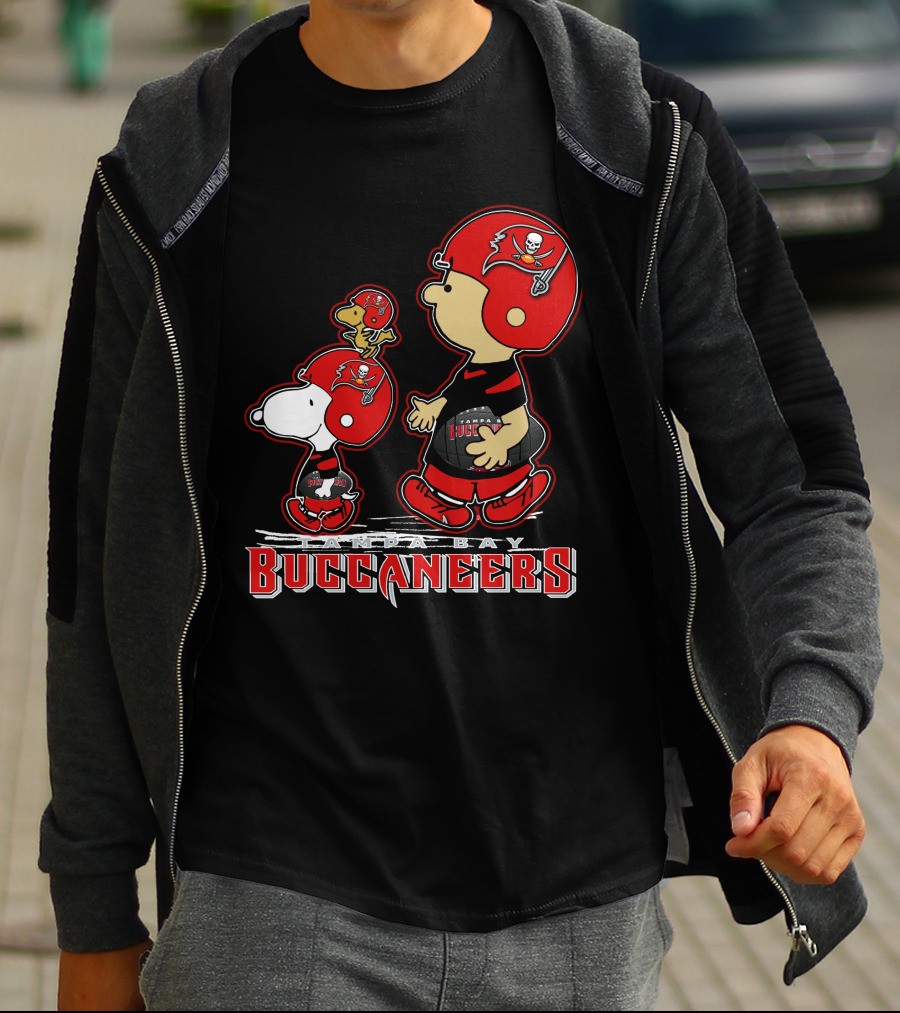 Tampa Bay Buccaneers Snpfootball Peanuts Characters T-Shirt