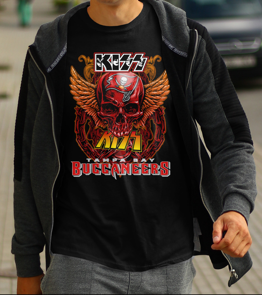 Kiss Tampa Bay Buccaneers Skull With Wings T-Shirt