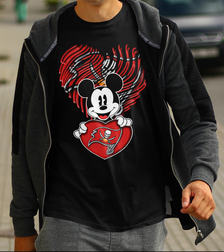 Mick Mouse Heart Tampa Bay Buccaneers T-Shirt