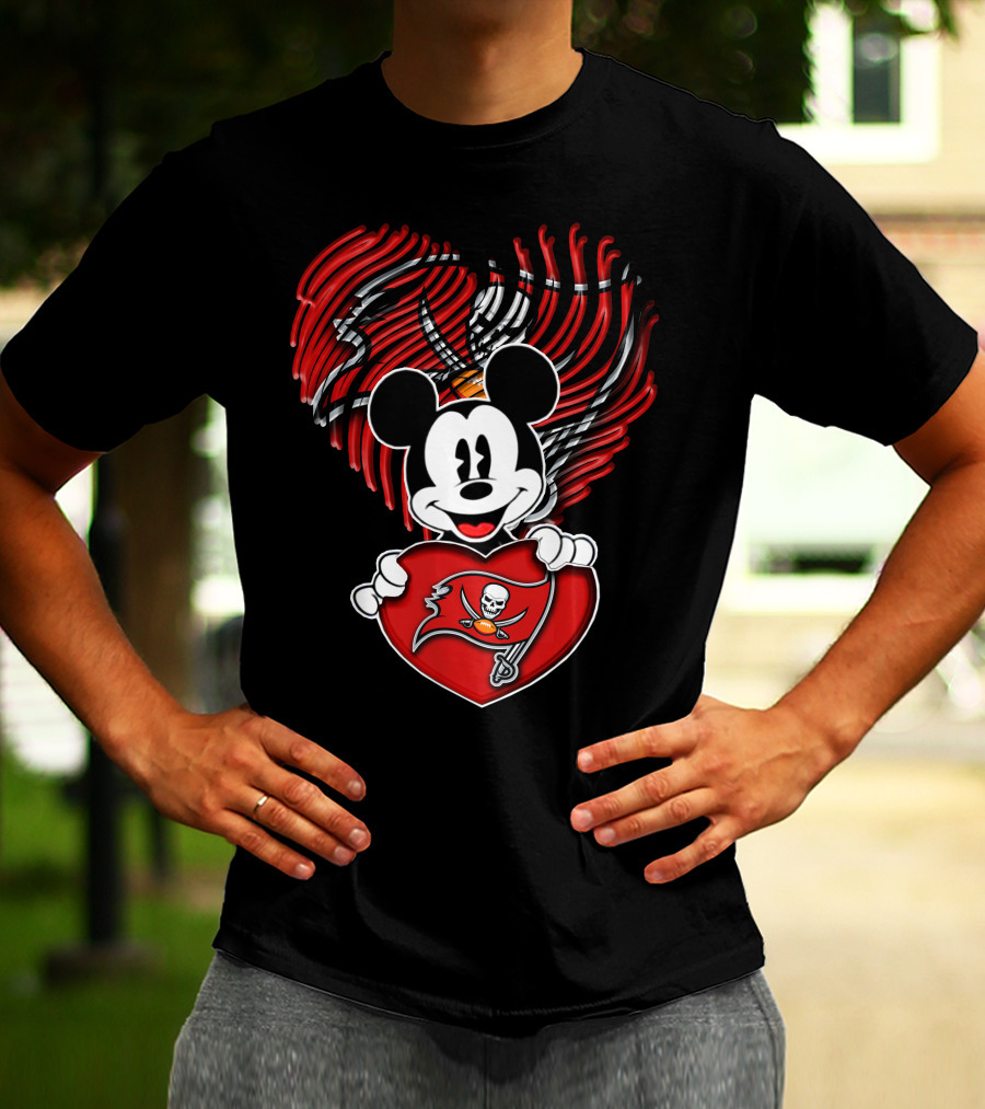 Mick Mouse Heart Tampa Bay Buccaneers T-Shirt