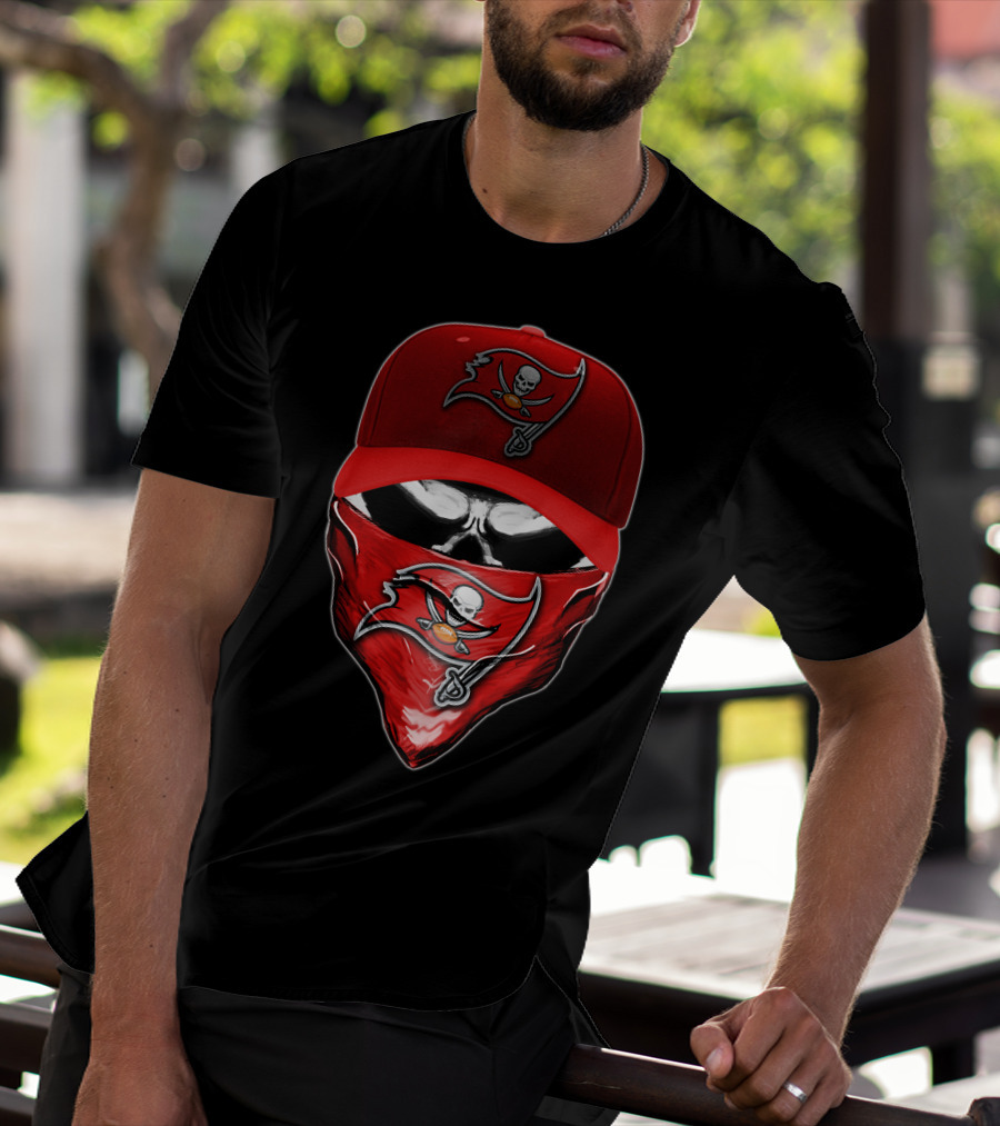 Tampa Bay Buccaneers Skull V6 Hat And Bandana T-Shirt