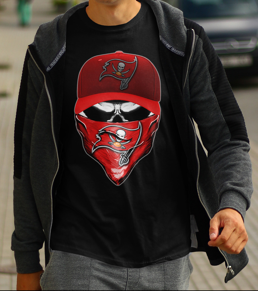 Tampa Bay Buccaneers Skull V6 Hat And Bandana T-Shirt